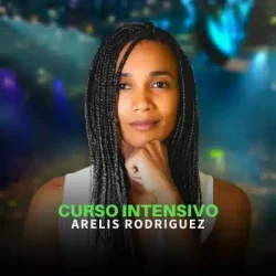 Arelis Rodríguez impartiendo clases en vivo de trading en Curso Intensivo 2025 Iyovia.